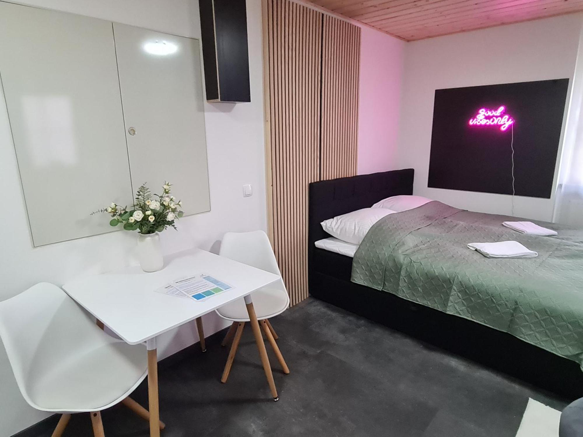 Theox No 11 Fuer 2 Personen Apartment